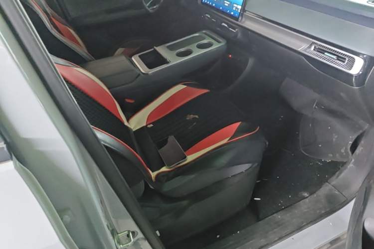 Used AION Y 2023 Plus 510 Enjoy Edition Right Front Seat