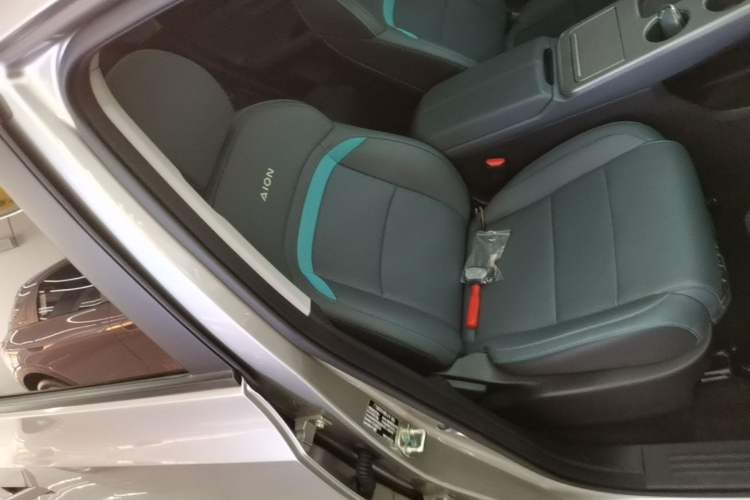 Used AION Y 2023 Younger Star Edition Right Front Seat