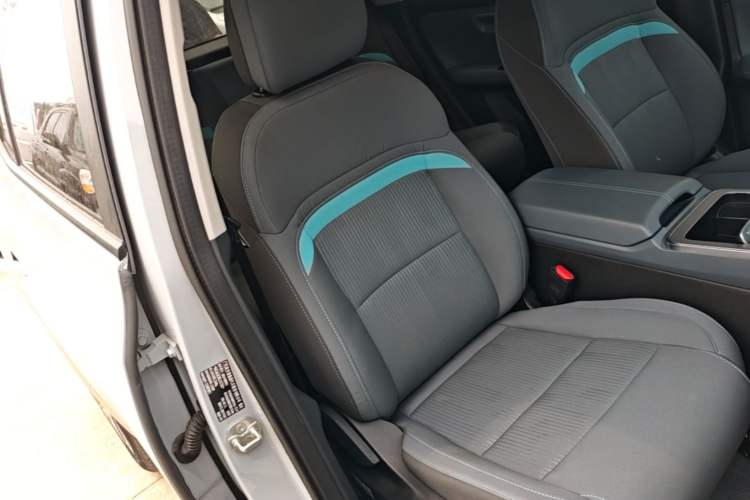 Used AION Y 2023 Plus 610 Enjoy Edition Right Front Seat
