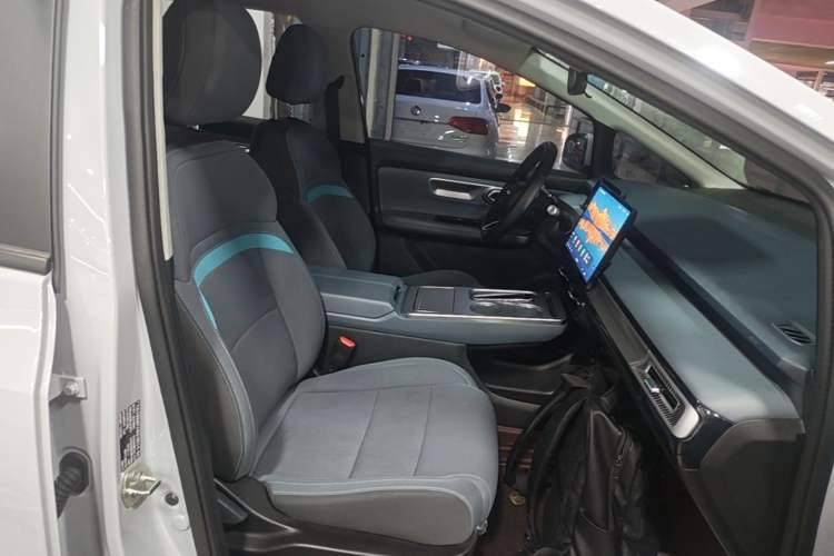 Used AION Y 2023 Plus 510 Enjoy Edition Right Front Seat