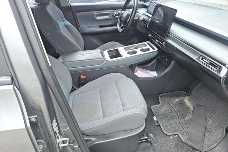Used AION Y 2023 Younger Right Front Seat