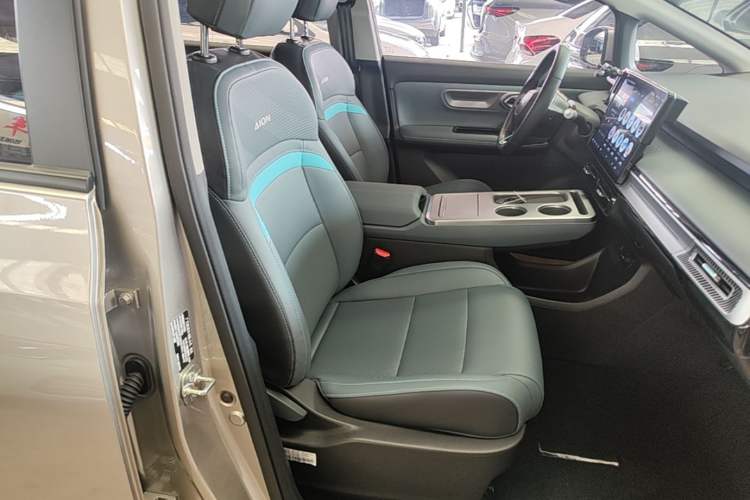 Used AION Y 2023 Plus 510 Smart Edition Right Front Seat