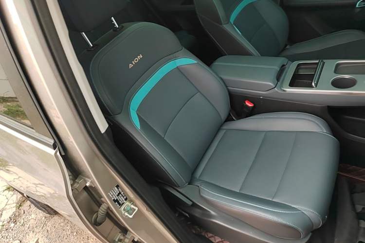 Used AION Y 2023 Plus 510 Smart Edition Right Front Seat