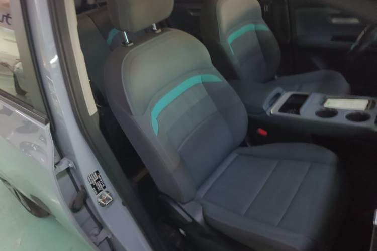 Used AION Y 2023 Younger Right Front Seat