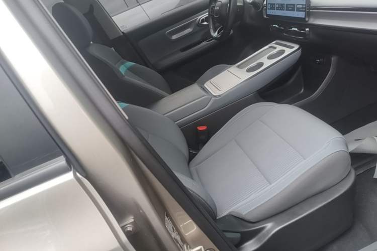 Used AION Y 2023 Younger Right Front Seat