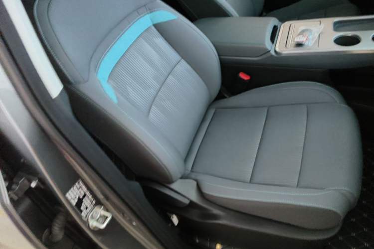 Used AION Y 2023 Plus 510 Enjoy Edition Right Front Seat