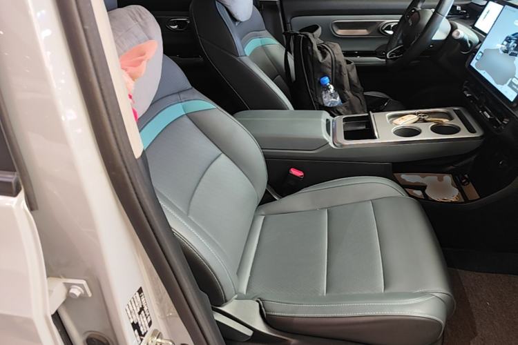 Used AION Y 2023 Plus 610 Smart Edition Ternary Lithium Right Front Seat
