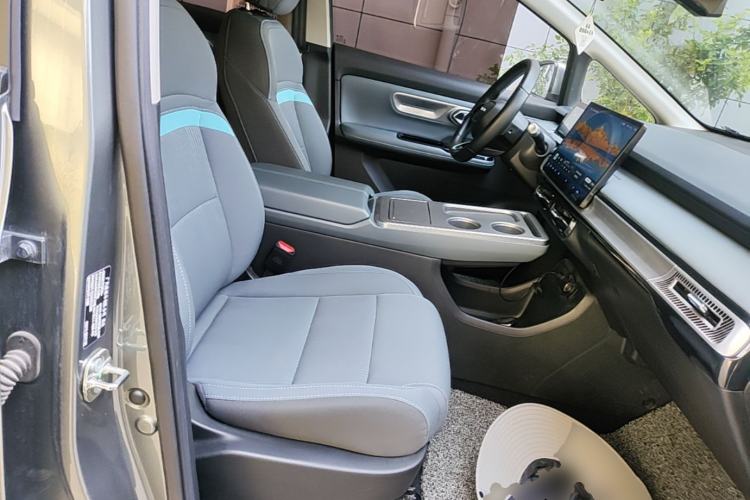 Used AION Y 2023 Plus 510 Enjoy Edition Right Front Seat