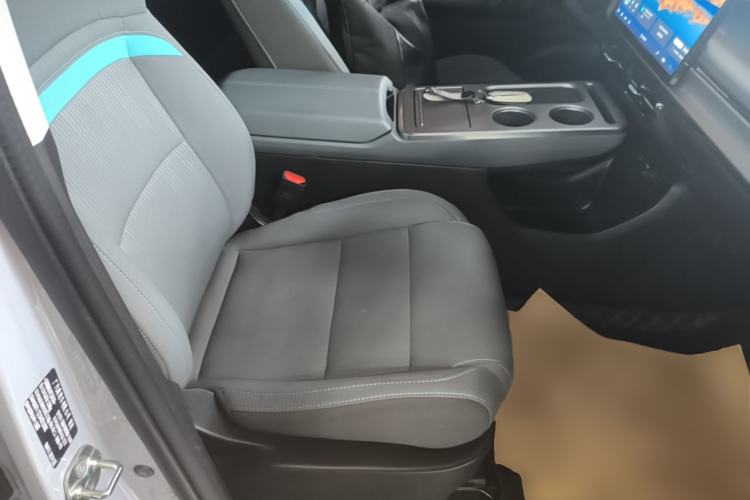 Used AION Y 2023 Plus 510 Enjoy Edition Right Front Seat