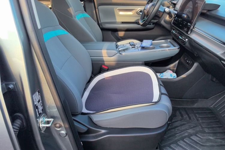 Used AION Y 2023 Younger Right Front Seat