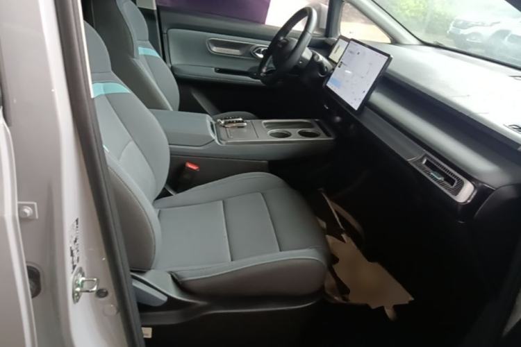 Used AION Y 2023 Plus 510 Enjoy Edition Right Front Seat