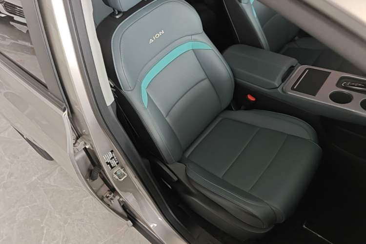 Used AION Y 2023 Plus 510 Smart Edition Right Front Seat