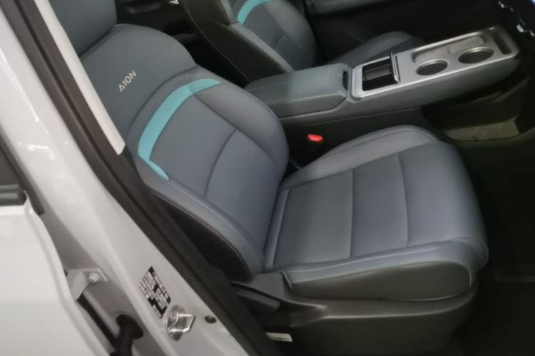 Used AION Y 2023 Younger Right Front Seat