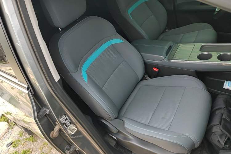 Used AION Y 2023 Plus 510 Enjoy Edition Right Front Seat