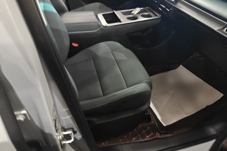 Used AION Y 2023 Plus 510 Enjoy Edition Right Front Seat