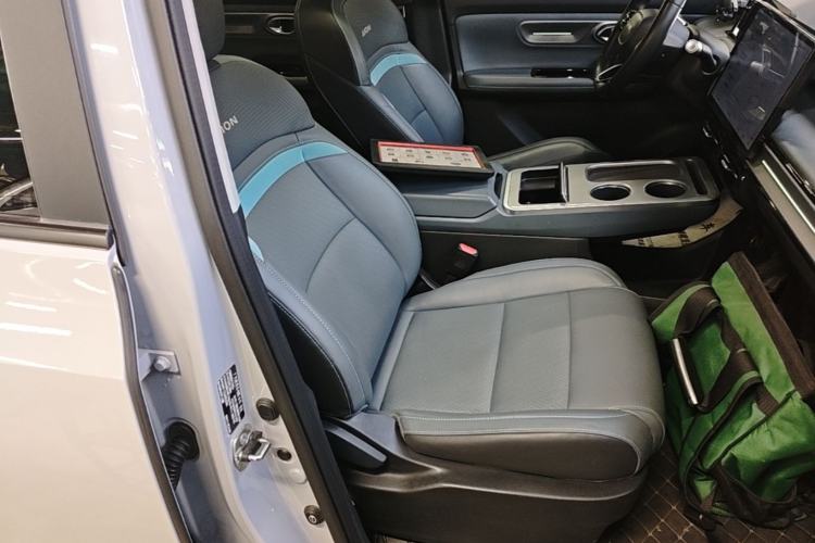 Used AION Y 2023 Plus 510 Smart Edition Right Front Seat
