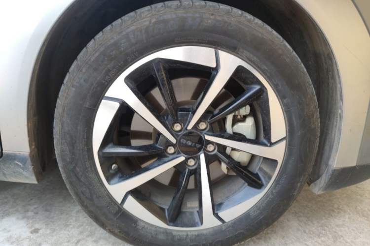 Used AION Y 2023 Plus 510 Smart Edition Right Front Wheel Hub