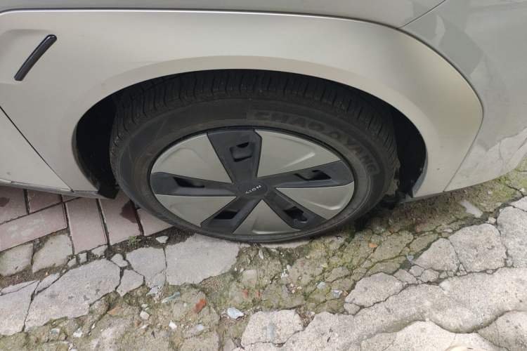 Used AION Y 2023 Plus 510 Enjoy Edition Right Front Wheel Hub