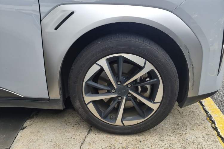 Used AION Y 2023 Plus 510 Smart Edition Right Front Wheel Hub