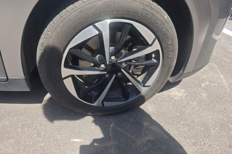 Used AION Y 2023 Plus 510 Smart Edition Right Front Wheel Hub