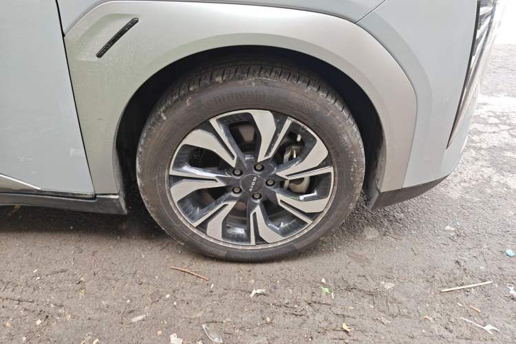 Used AION Y 2023 Plus 510 Enjoy Edition Right Front Wheel Hub