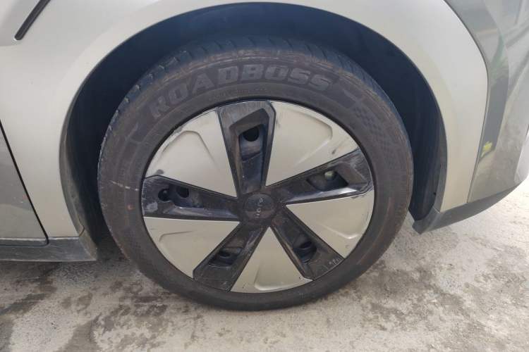 Used AION Y 2023 Plus 610 Enjoy Edition Right Front Wheel Hub