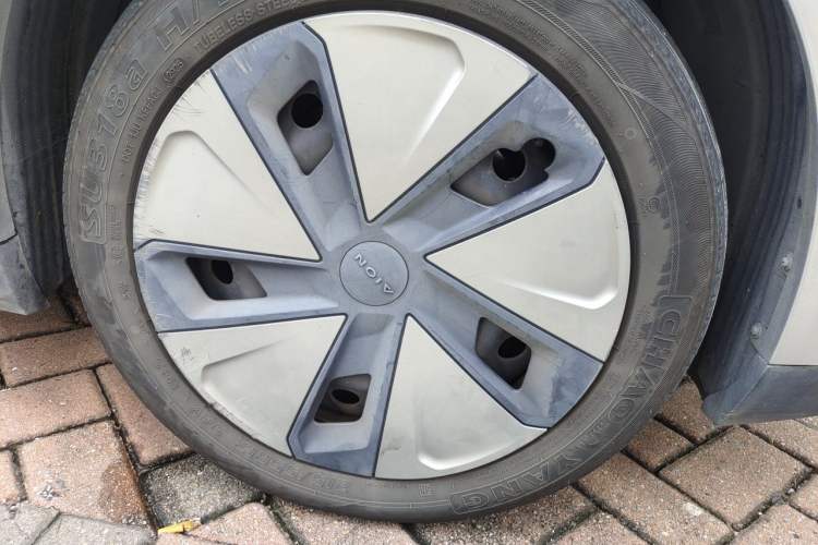 Used AION Y 2023 Plus 510 Enjoy Edition Right Front Wheel Hub