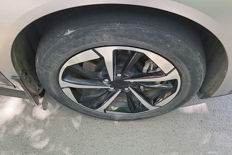 Used AION Y 2023 Plus 510 Smart Edition Right Front Wheel Hub