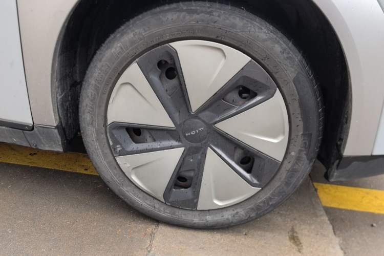 Used AION Y 2023 Plus 510 Enjoy Edition Right Front Wheel Hub