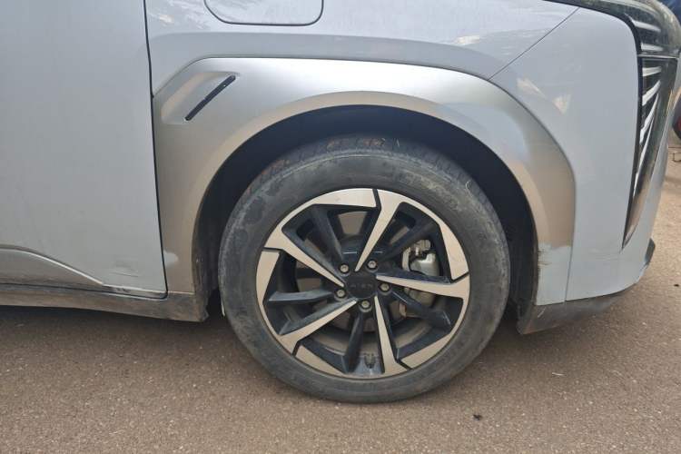 Used AION Y 2023 Plus 510 Smart Edition Right Front Wheel Hub