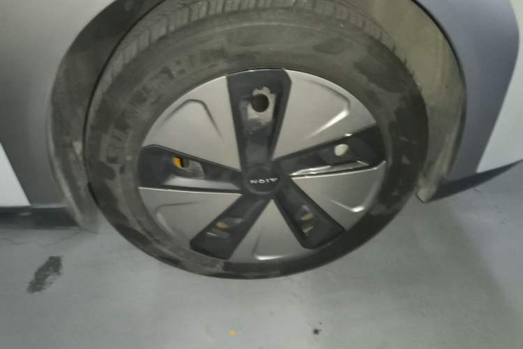 Used AION Y 2023 Plus 510 Enjoy Edition Right Front Wheel Hub