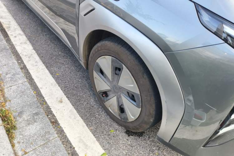 Used AION Y 2023 Plus 510 Enjoy Edition Right Front Wheel Hub