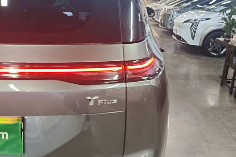Used AION Y 2023 Younger Star Edition Right Rear Taillight