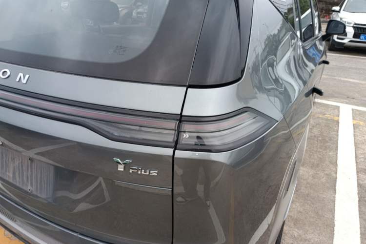 Used AION Y 2023 Younger Star Edition Right Rear Taillight