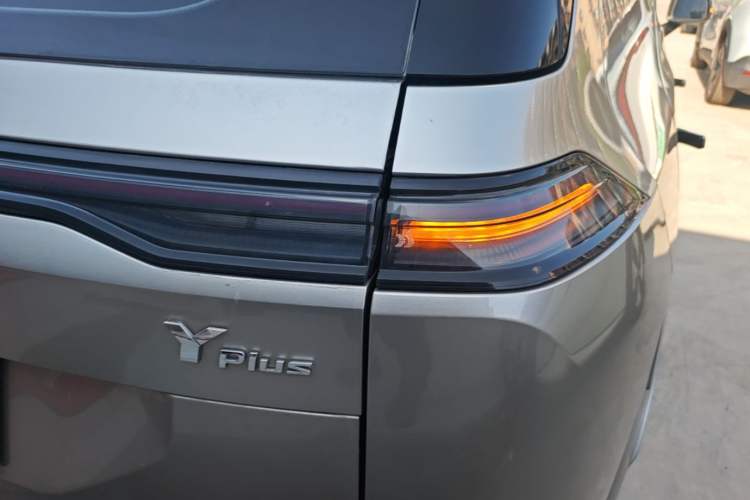 Used AION Y 2023 Younger Star Edition Right Rear Taillight