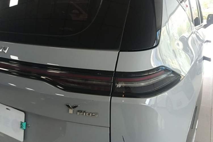 Used AION Y 2023 Plus 610 Enjoyment Edition Ternary Lithium Right Rear Taillight