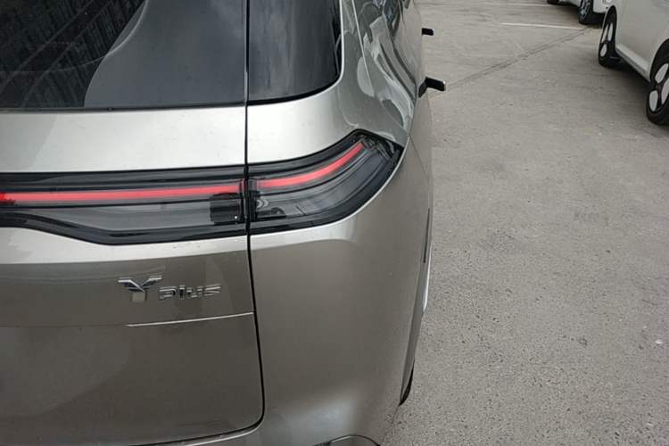 Used AION Y 2023 Plus 510 Smart Edition Right Rear Taillight