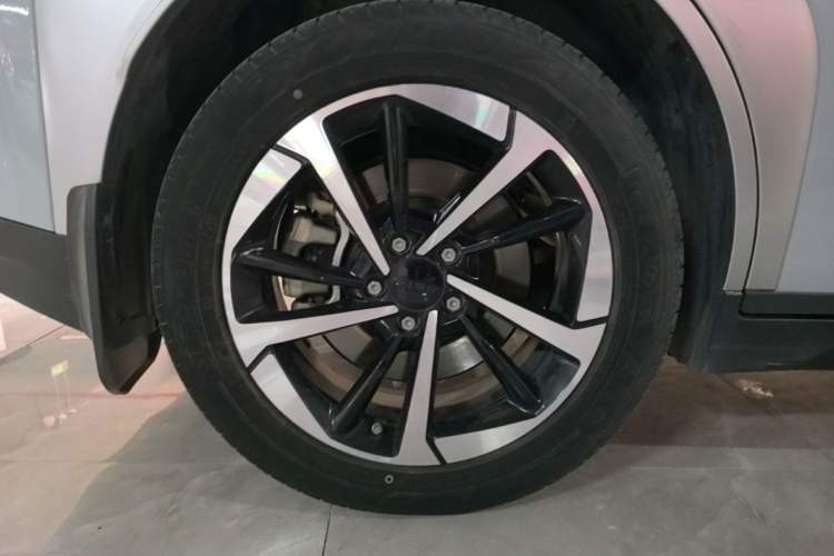 Used AION Y 2023 Plus 510 Smart Edition Right Rear Wheel Hub