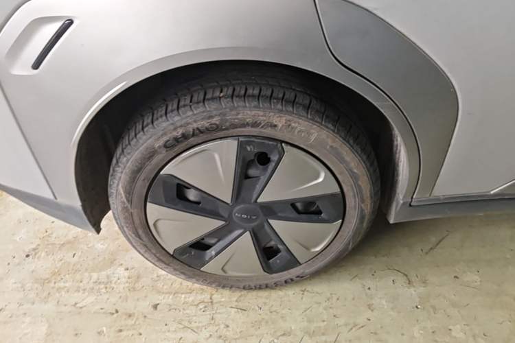 Used AION Y 2023 Plus 510 Enjoy Edition Right Rear Wheel Hub