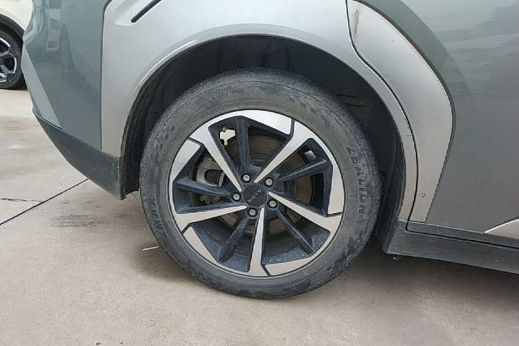 Used AION Y 2023 Plus 510 Smart Edition Right Rear Wheel Hub