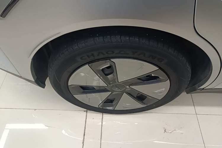 Used AION Y 2023 Plus 510 Enjoy Edition Right Rear Wheel Hub