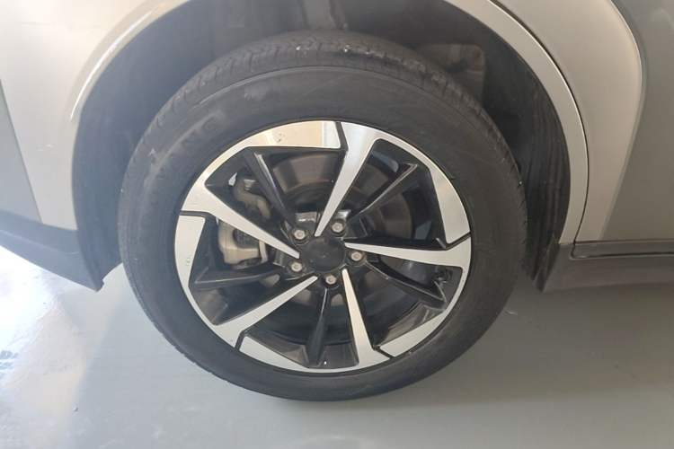 Used AION Y 2023 Younger Star Edition Right Rear Wheel Hub