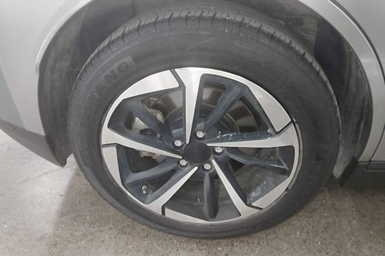 Used AION Y 2023 Plus 510 Smart Edition Right Rear Wheel Hub