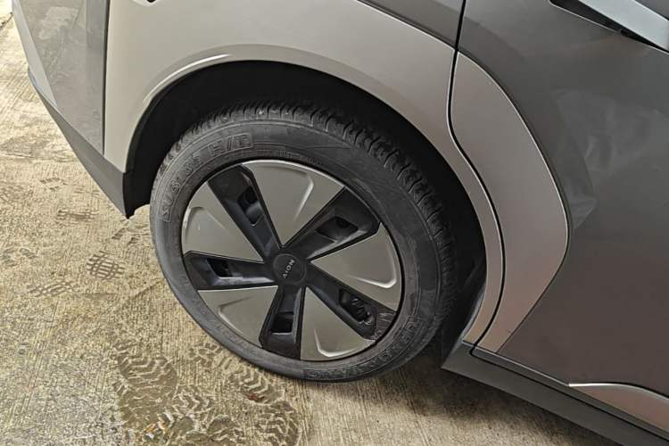 Used AION Y 2023 Plus 510 Enjoy Edition Right Rear Wheel Hub