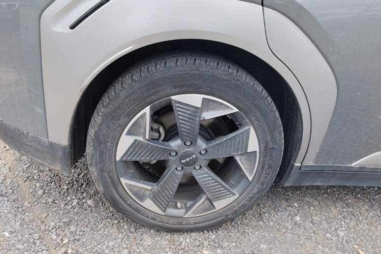 Used AION Y 2023 Plus 510 Enjoy Edition Right Rear Wheel Hub