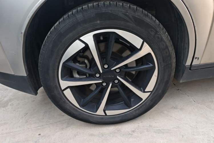 Used AION Y 2023 Younger Star Edition Right Rear Wheel Hub