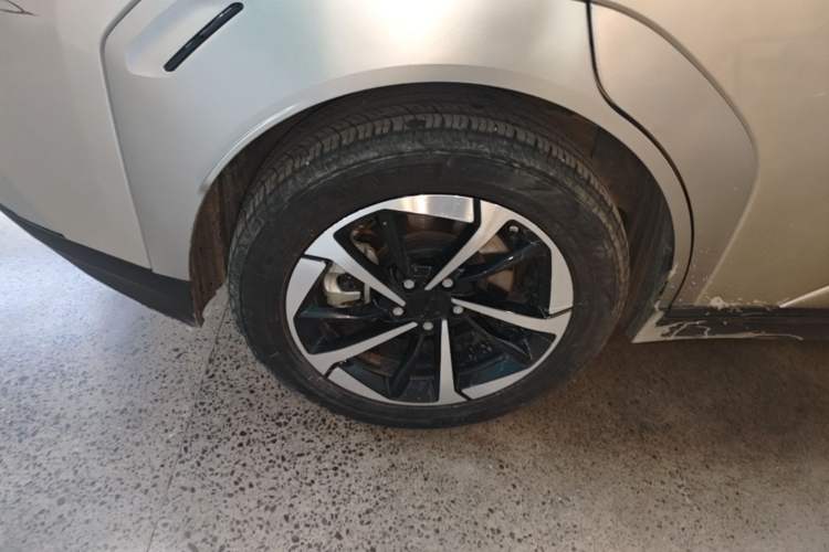 Used AION Y 2023 Plus 510 Smart Edition Right Rear Wheel Hub