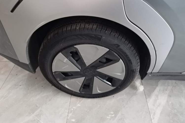 Used AION Y 2023 Plus 510 Enjoy Edition Right Rear Wheel Hub