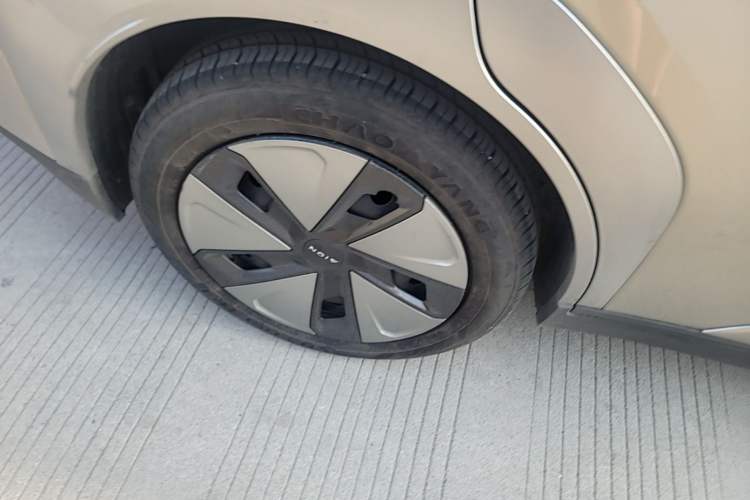 Used AION Y 2023 Plus 510 Enjoy Edition Right Rear Wheel Hub