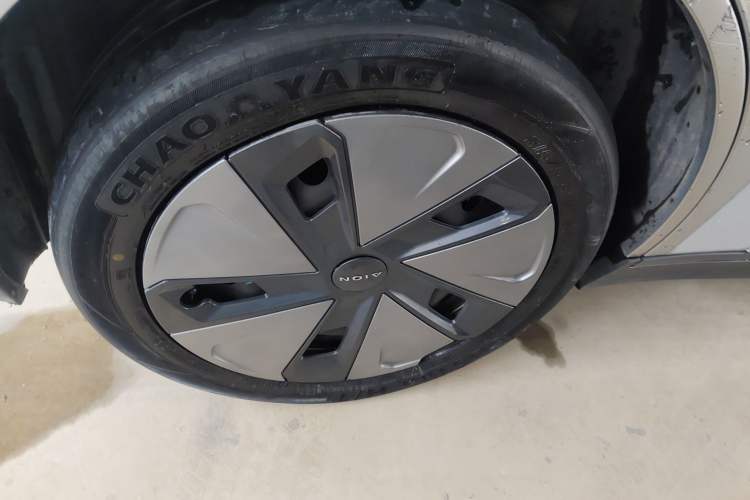 Used AION Y 2023 Plus 510 Enjoy Edition Right Rear Wheel Hub